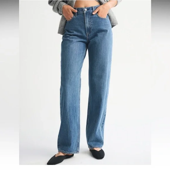 Abercrombie & Fitch High Rise Loose Jean - Picture 2 of 10